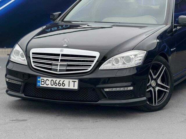 Черный Мерседес С Класс, объемом двигателя 5.5 л и пробегом 265 тыс. км за 10499 $, фото 1 на Automoto.ua