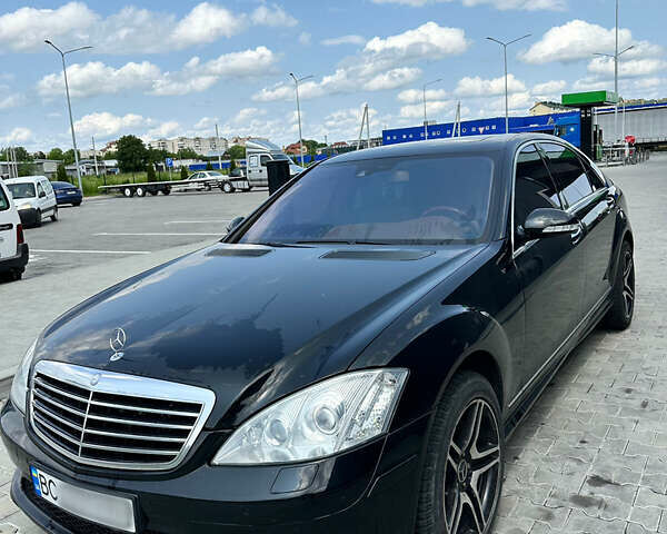 Черный Мерседес С Класс, объемом двигателя 0 л и пробегом 330 тыс. км за 10000 $, фото 2 на Automoto.ua