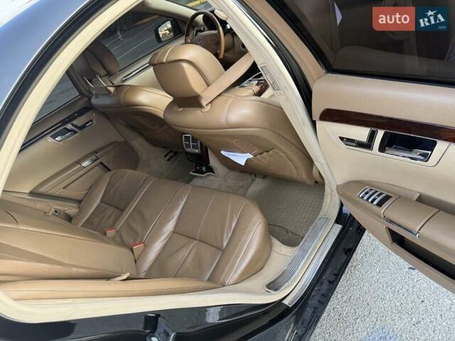 Мерседес С Класс 2007 в Ужгороде на Automoto.ua Черный Мерседес С Класс, объемом двигателя 4.7 л и пробегом 300 тыс. км за 11000 $, фото 9 на Automoto.ua