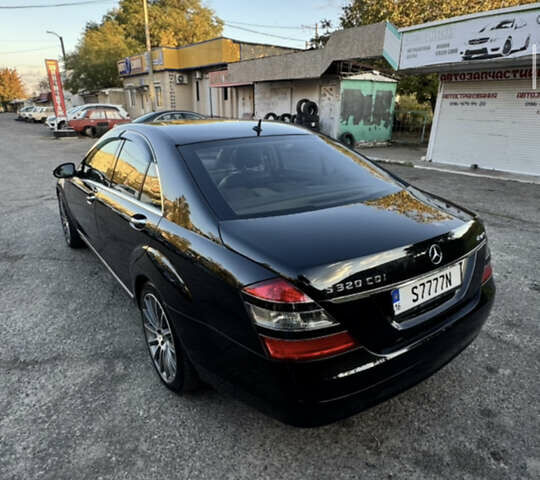 Черный Мерседес С Класс, объемом двигателя 2.99 л и пробегом 300 тыс. км за 10500 $, фото 2 на Automoto.ua