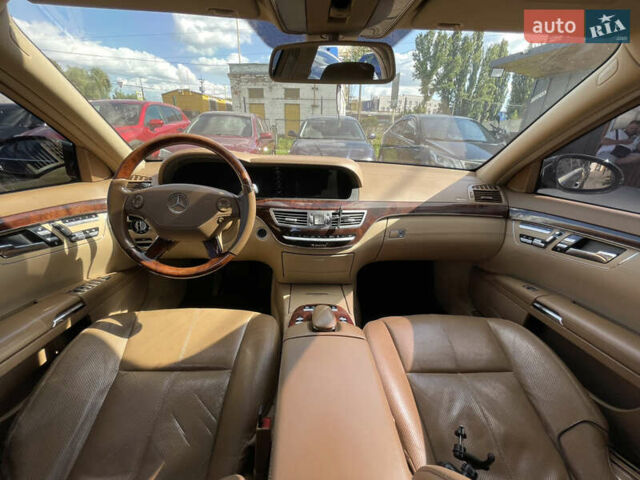 Мерседес С Класс 2007 в Киеве на Automoto.ua Черный Мерседес С Класс, объемом двигателя 5.5 л и пробегом 392 тыс. км за 10500 $, фото 7 на Automoto.ua