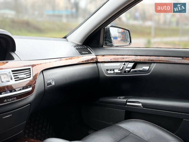 Черный Мерседес С Класс, объемом двигателя 5.46 л и пробегом 295 тыс. км за 13200 $, фото 34 на Automoto.ua