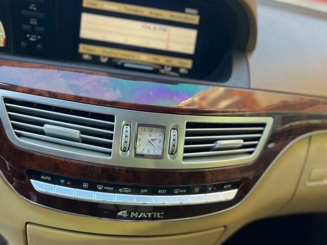 Черный Мерседес С Класс, объемом двигателя 5.5 л и пробегом 330 тыс. км за 10000 $, фото 18 на Automoto.ua