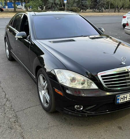 Черный Мерседес С Класс, объемом двигателя 5.5 л и пробегом 226 тыс. км за 12500 $, фото 1 на Automoto.ua