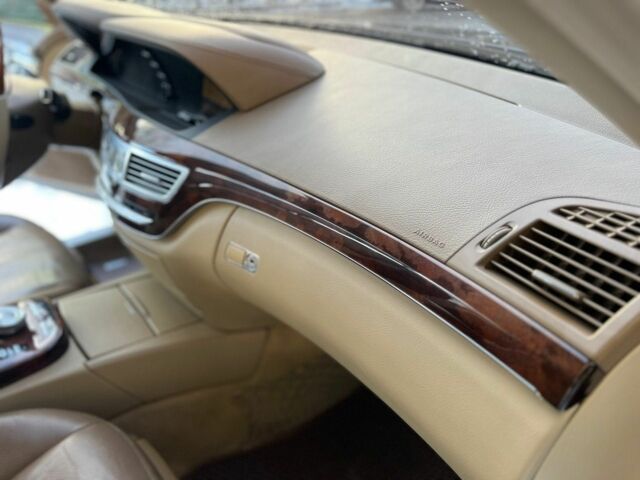 Черный Мерседес С Класс, объемом двигателя 5.5 л и пробегом 330 тыс. км за 10000 $, фото 17 на Automoto.ua