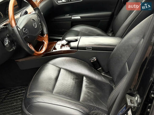 Черный Мерседес С Класс, объемом двигателя 5.46 л и пробегом 295 тыс. км за 13200 $, фото 26 на Automoto.ua