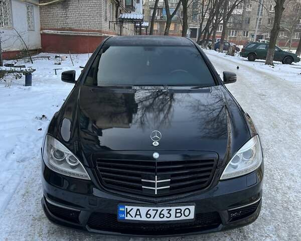 Черный Мерседес С Класс, объемом двигателя 5.46 л и пробегом 300 тыс. км за 13500 $, фото 4 на Automoto.ua