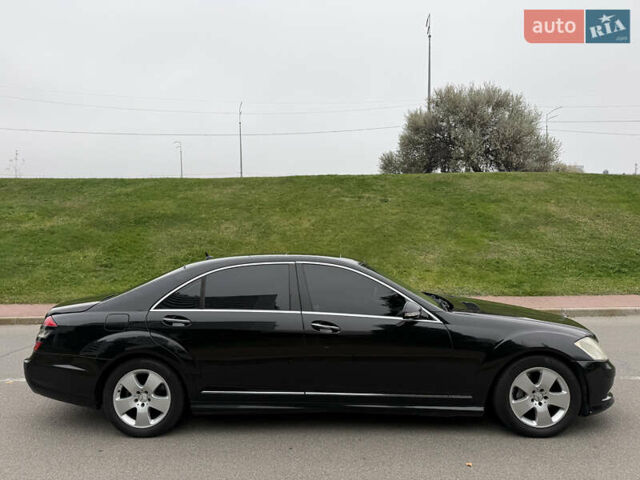 Черный Мерседес С Класс, объемом двигателя 3.5 л и пробегом 305 тыс. км за 7800 $, фото 6 на Automoto.ua