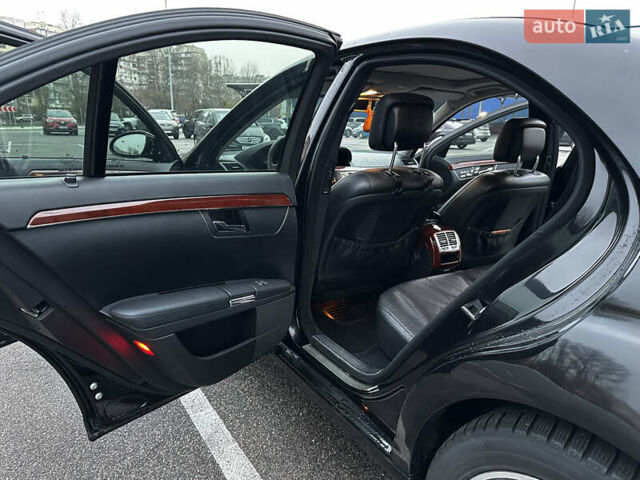 Черный Мерседес С Класс, объемом двигателя 2.99 л и пробегом 208 тыс. км за 14000 $, фото 17 на Automoto.ua