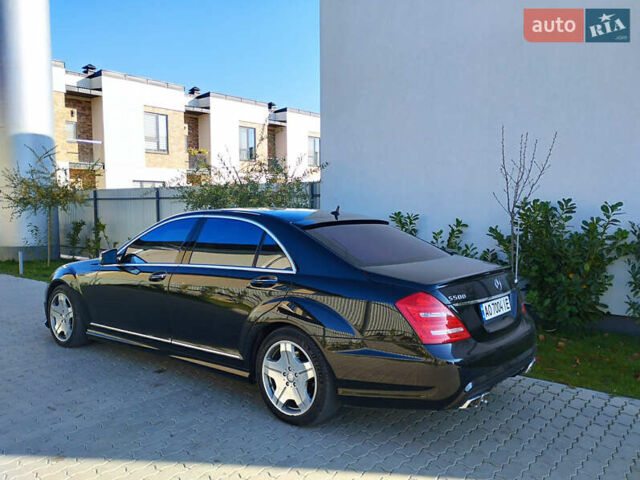 Черный Мерседес С Класс, объемом двигателя 5.5 л и пробегом 220 тыс. км за 12999 $, фото 4 на Automoto.ua