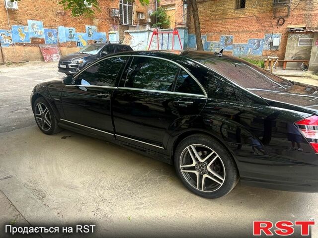 Мерседес С Класс 2007 в Харькове на Automoto.ua Черный Мерседес С Класс, объемом двигателя 5.5 л и пробегом 320 тыс. км за 9200 $, фото 10 на Automoto.ua