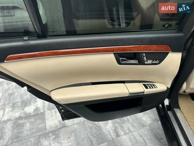 Чорний Мерседес С Клас, об'ємом двигуна 3.5 л та пробігом 220 тис. км за 10800 $, фото 24 на Automoto.ua