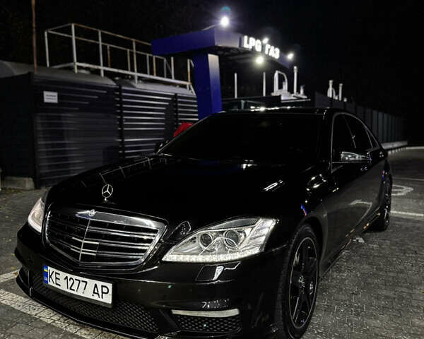 Черный Мерседес С Класс, объемом двигателя 5.5 л и пробегом 305 тыс. км за 14300 $, фото 13 на Automoto.ua