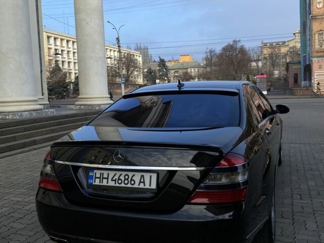 Черный Мерседес С Класс, объемом двигателя 5.5 л и пробегом 303 тыс. км за 10400 $, фото 5 на Automoto.ua