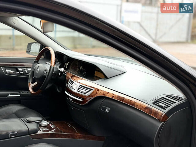 Черный Мерседес С Класс, объемом двигателя 5.46 л и пробегом 295 тыс. км за 13200 $, фото 22 на Automoto.ua
