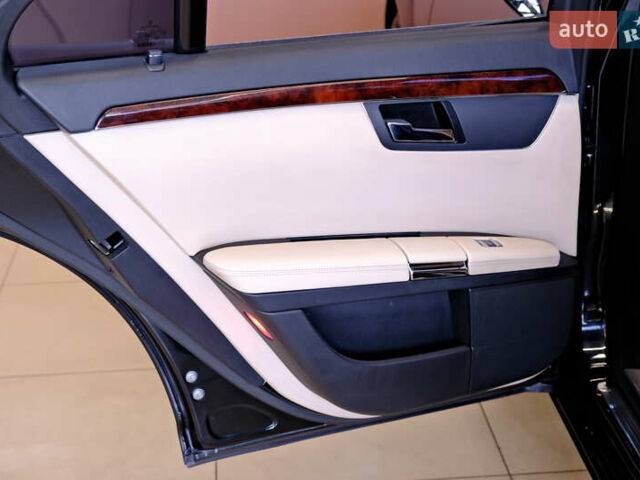 Чорний Мерседес С Клас, об'ємом двигуна 4.7 л та пробігом 218 тис. км за 8900 $, фото 43 на Automoto.ua