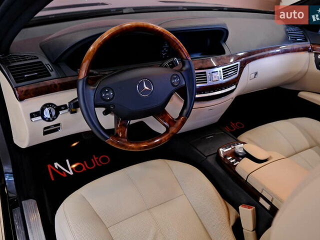 Чорний Мерседес С Клас, об'ємом двигуна 4.7 л та пробігом 218 тис. км за 8900 $, фото 41 на Automoto.ua