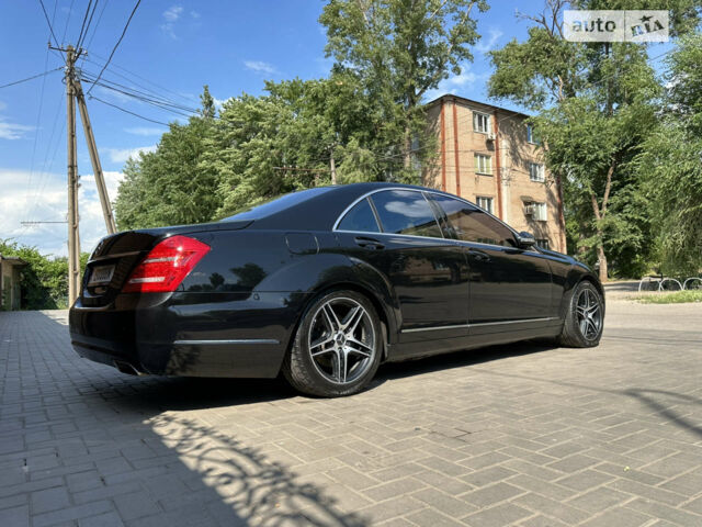 Черный Мерседес С Класс, объемом двигателя 5.5 л и пробегом 319 тыс. км за 15900 $, фото 34 на Automoto.ua