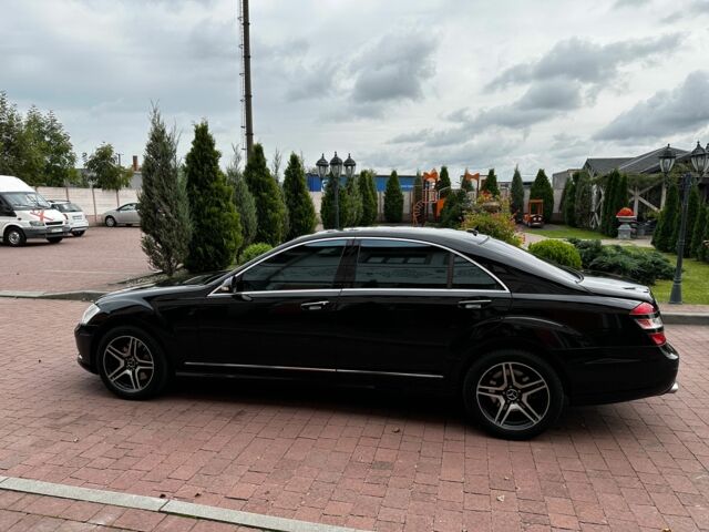 Черный Мерседес С Класс, объемом двигателя 5.5 л и пробегом 330 тыс. км за 10000 $, фото 3 на Automoto.ua