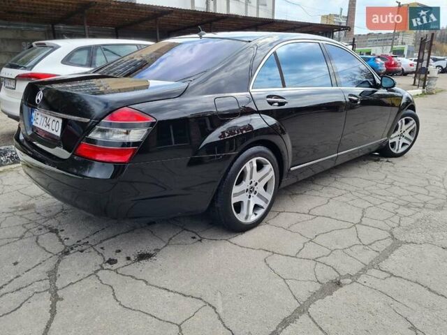 Чорний Мерседес С Клас, об'ємом двигуна 5.5 л та пробігом 203 тис. км за 11400 $, фото 18 на Automoto.ua