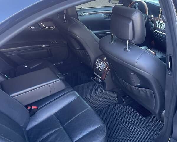 Мерседес С Класс 2007 в Черновцах на Automoto.ua Черный Мерседес С Класс, объемом двигателя 5.46 л и пробегом 301 тыс. км за 13800 $, фото 12 на Automoto.ua