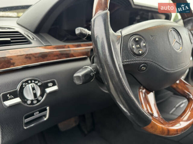 Черный Мерседес С Класс, объемом двигателя 3.5 л и пробегом 217 тыс. км за 10300 $, фото 40 на Automoto.ua