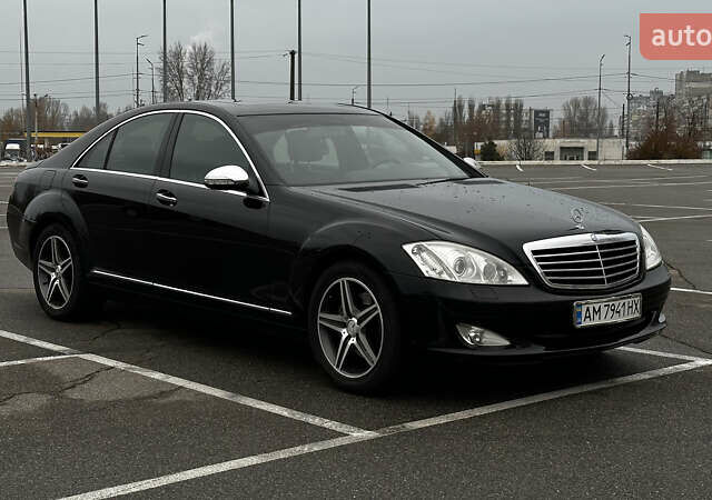 Черный Мерседес С Класс, объемом двигателя 2.99 л и пробегом 208 тыс. км за 14000 $, фото 8 на Automoto.ua