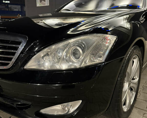 Черный Мерседес С Класс, объемом двигателя 5.5 л и пробегом 176 тыс. км за 8499 $, фото 8 на Automoto.ua