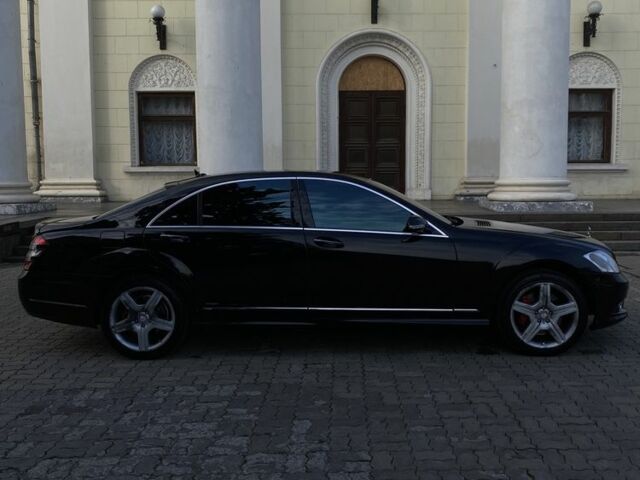 Черный Мерседес С Класс, объемом двигателя 5.5 л и пробегом 303 тыс. км за 10400 $, фото 3 на Automoto.ua