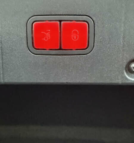 Черный Мерседес С Класс, объемом двигателя 5.5 л и пробегом 226 тыс. км за 12500 $, фото 14 на Automoto.ua