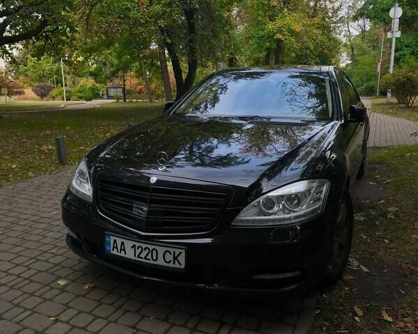 Черный Мерседес С Класс, объемом двигателя 5.46 л и пробегом 322 тыс. км за 15000 $, фото 40 на Automoto.ua