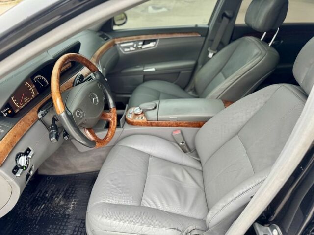 Черный Мерседес С Класс, объемом двигателя 5.5 л и пробегом 258 тыс. км за 7150 $, фото 8 на Automoto.ua