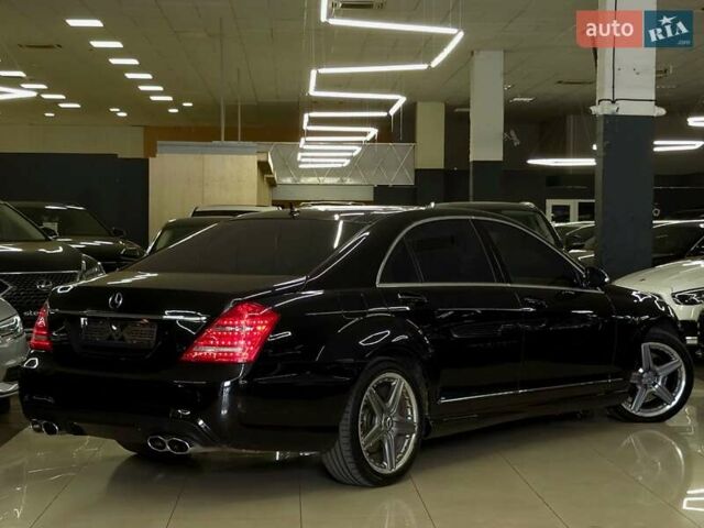 Черный Мерседес С Класс, объемом двигателя 5.46 л и пробегом 266 тыс. км за 10989 $, фото 3 на Automoto.ua