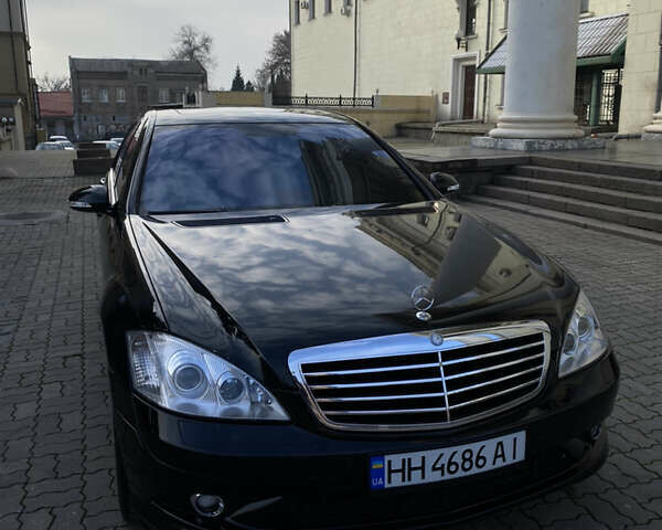 Чорний Мерседес С Клас, об'ємом двигуна 5.5 л та пробігом 303 тис. км за 10400 $, фото 1 на Automoto.ua