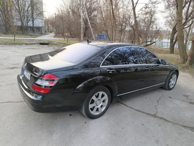 Черный Мерседес С Класс, объемом двигателя 5.5 л и пробегом 240 тыс. км за 8999 $, фото 6 на Automoto.ua