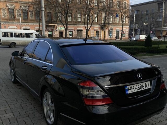 Черный Мерседес С Класс, объемом двигателя 5.5 л и пробегом 303 тыс. км за 10400 $, фото 6 на Automoto.ua