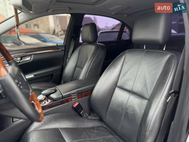Чорний Мерседес С Клас, об'ємом двигуна 4.7 л та пробігом 202 тис. км за 10999 $, фото 25 на Automoto.ua