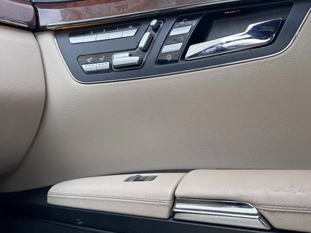 Чорний Мерседес С Клас, об'ємом двигуна 3.5 л та пробігом 350 тис. км за 7999 $, фото 14 на Automoto.ua