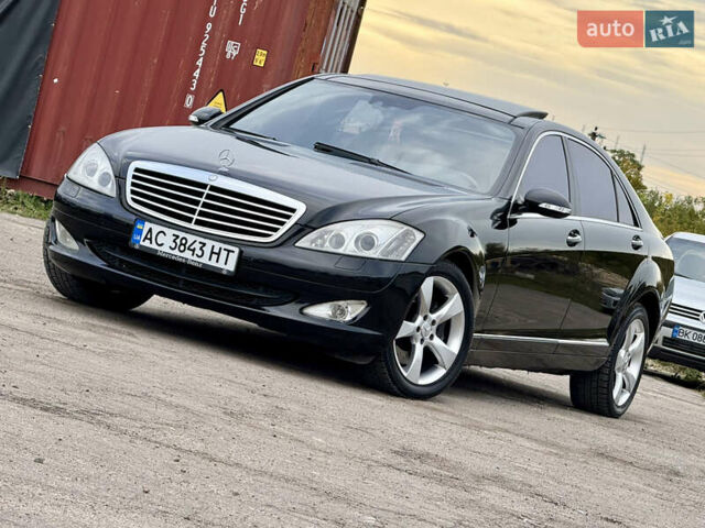 Мерседес С Класс 2007 в Ровно на Automoto.ua Черный Мерседес С Класс, объемом двигателя 5.5 л и пробегом 323 тыс. км за 8999 $, фото 4 на Automoto.ua