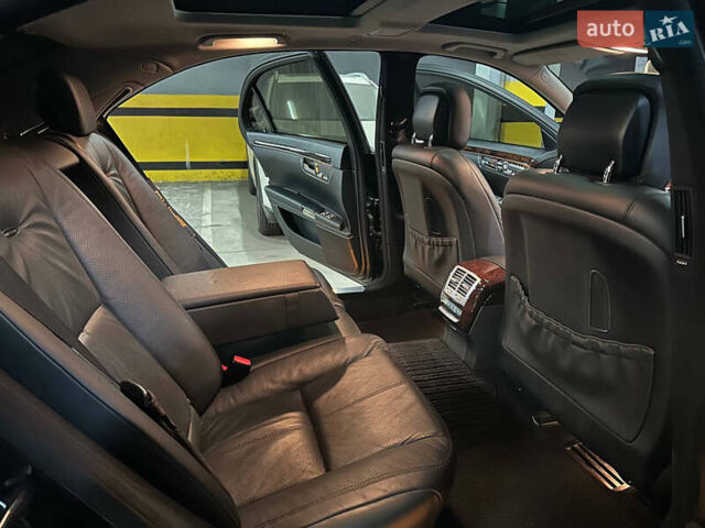 Чорний Мерседес С Клас, об'ємом двигуна 5.5 л та пробігом 91 тис. км за 17500 $, фото 36 на Automoto.ua