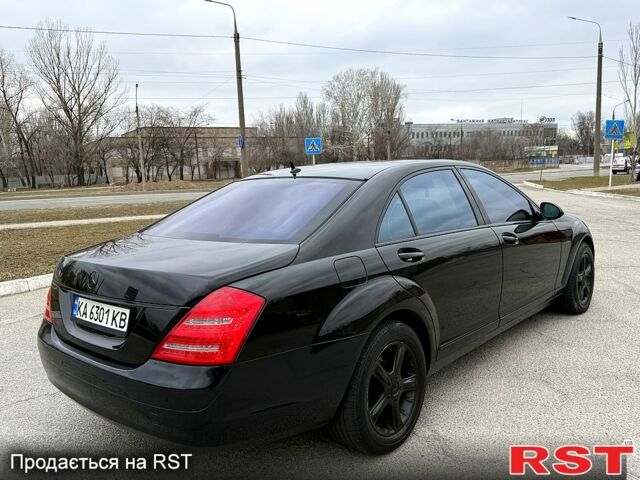 Черный Мерседес С Класс, объемом двигателя 4.7 л и пробегом 256 тыс. км за 11500 $, фото 12 на Automoto.ua