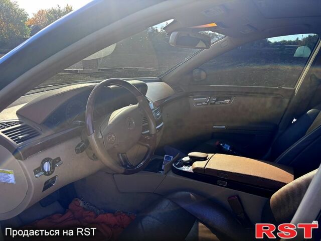 Черный Мерседес С Класс, объемом двигателя 5.5 л и пробегом 320 тыс. км за 11999 $, фото 3 на Automoto.ua