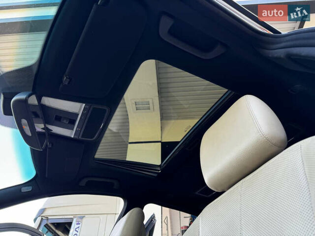 Чорний Мерседес С Клас, об'ємом двигуна 5.5 л та пробігом 391 тис. км за 12500 $, фото 10 на Automoto.ua
