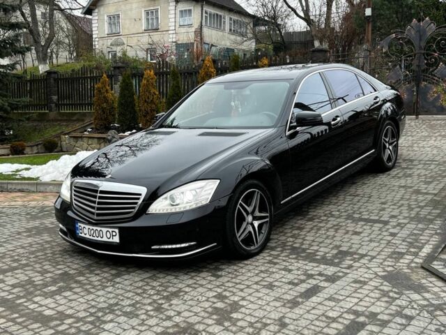 Черный Мерседес С Класс, объемом двигателя 5.5 л и пробегом 327 тыс. км за 10000 $, фото 5 на Automoto.ua