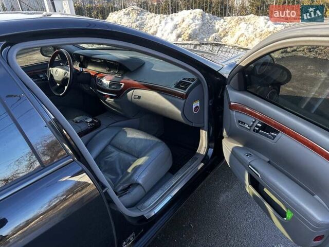 Чорний Мерседес С Клас, об'ємом двигуна 3 л та пробігом 312 тис. км за 10800 $, фото 10 на Automoto.ua