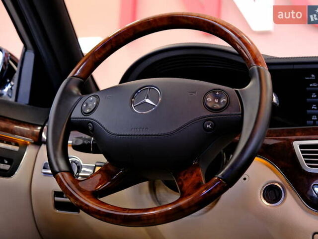 Чорний Мерседес С Клас, об'ємом двигуна 4.7 л та пробігом 218 тис. км за 8900 $, фото 59 на Automoto.ua