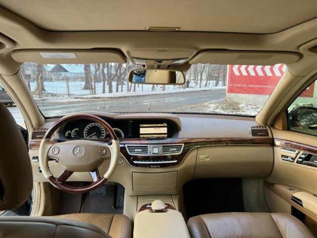 Черный Мерседес С Класс, объемом двигателя 5.5 л и пробегом 330 тыс. км за 10000 $, фото 9 на Automoto.ua