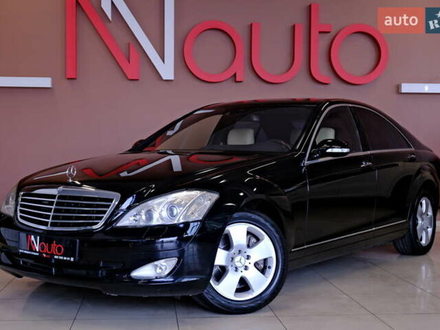 Чорний Мерседес С Клас, об'ємом двигуна 4.7 л та пробігом 218 тис. км за 8900 $, фото 15 на Automoto.ua