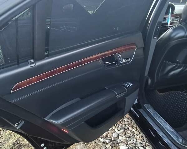 Черный Мерседес С Класс, объемом двигателя 5.5 л и пробегом 205 тыс. км за 12500 $, фото 11 на Automoto.ua