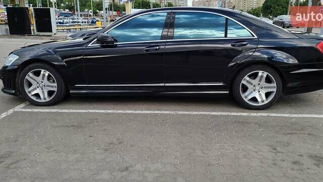 Черный Мерседес С Класс, объемом двигателя 5.5 л и пробегом 288 тыс. км за 11999 $, фото 6 на Automoto.ua